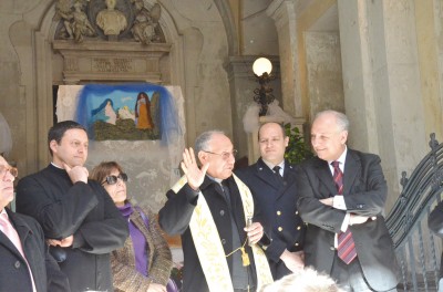Padre Smedile, con i rappresentanti della Capitaneria di Porto e il sindaco Raffaele Stancanelli