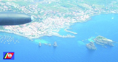L'Area Marina Protetta Isole Ciclopi ripresa da un aeroplano della Guardia Costiera